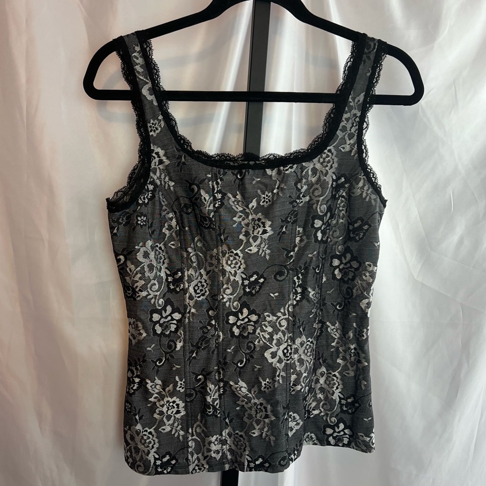 White House Black Market Gray Black White Lace Trim Floral Tank Top, size Medium